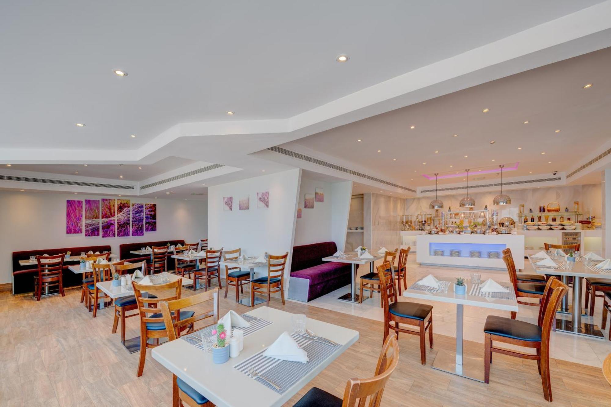 Hawthorn Extended By Wyndham Center 4* Abu Dhabi