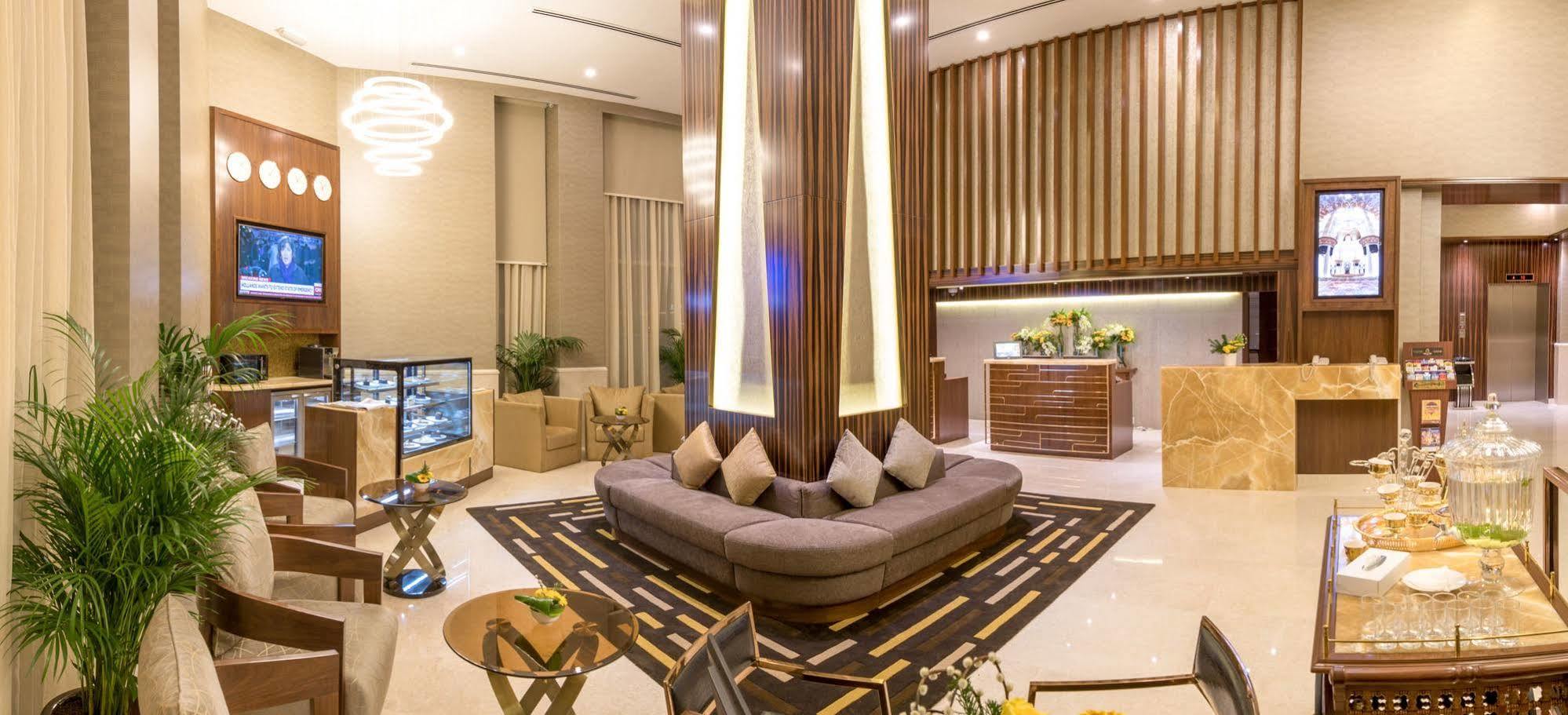 Hawthorn Extended By Wyndham Center Hotel 4*